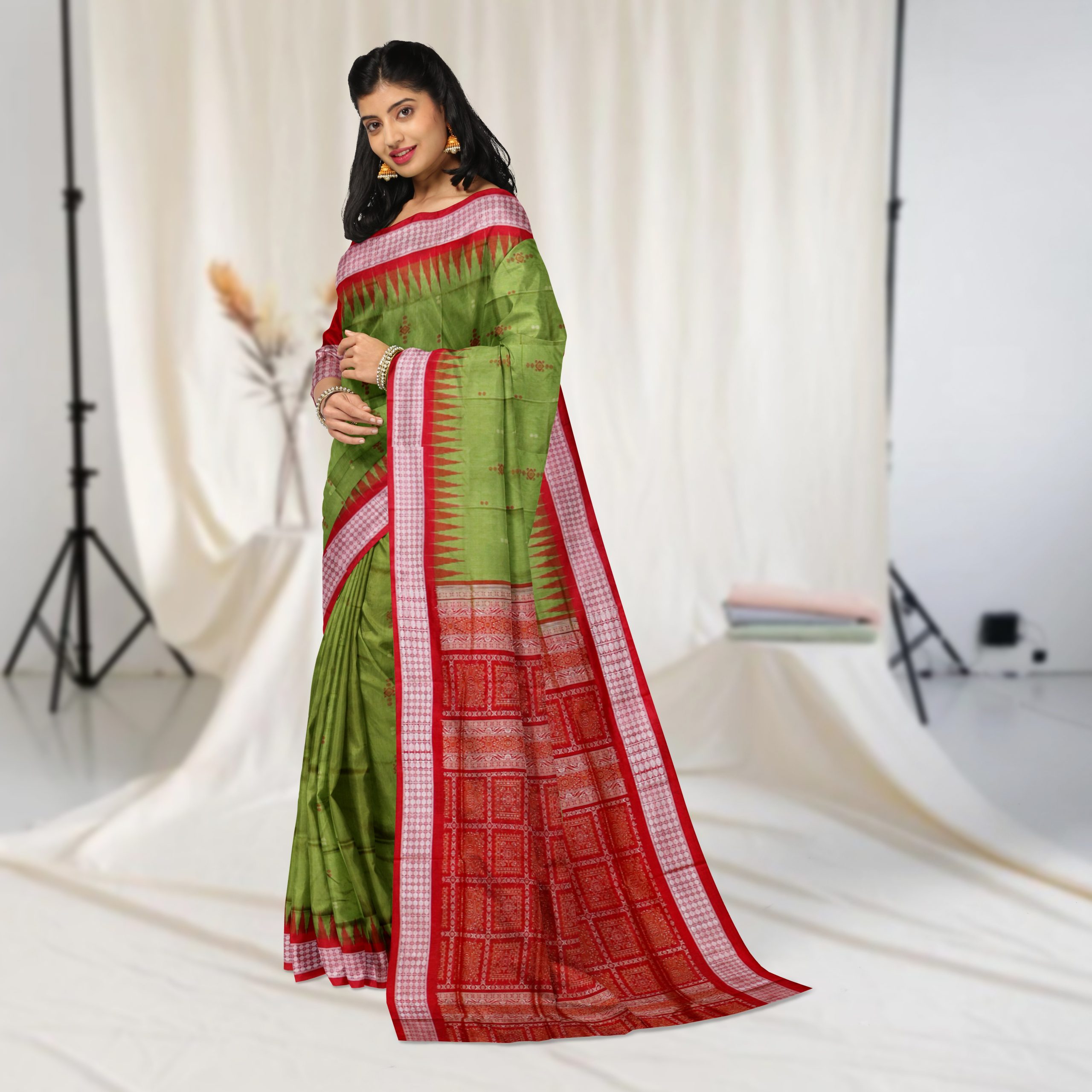 TRI3D__Bomkai17__silk_set306_nidhi_side1__2024-8-12-15-9-45__1500X1500-scaled-1.jpg