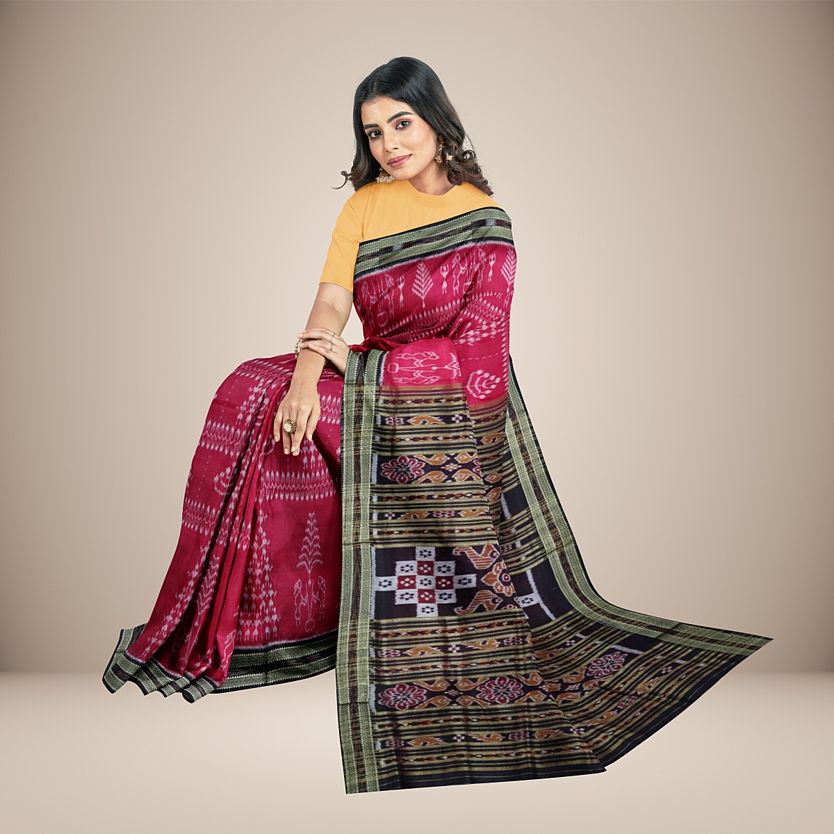 TRI3D__Khandua3__silk_set299_sowmyasri_sitting__2024-1-30-15-0-27__1200X1200.jpg