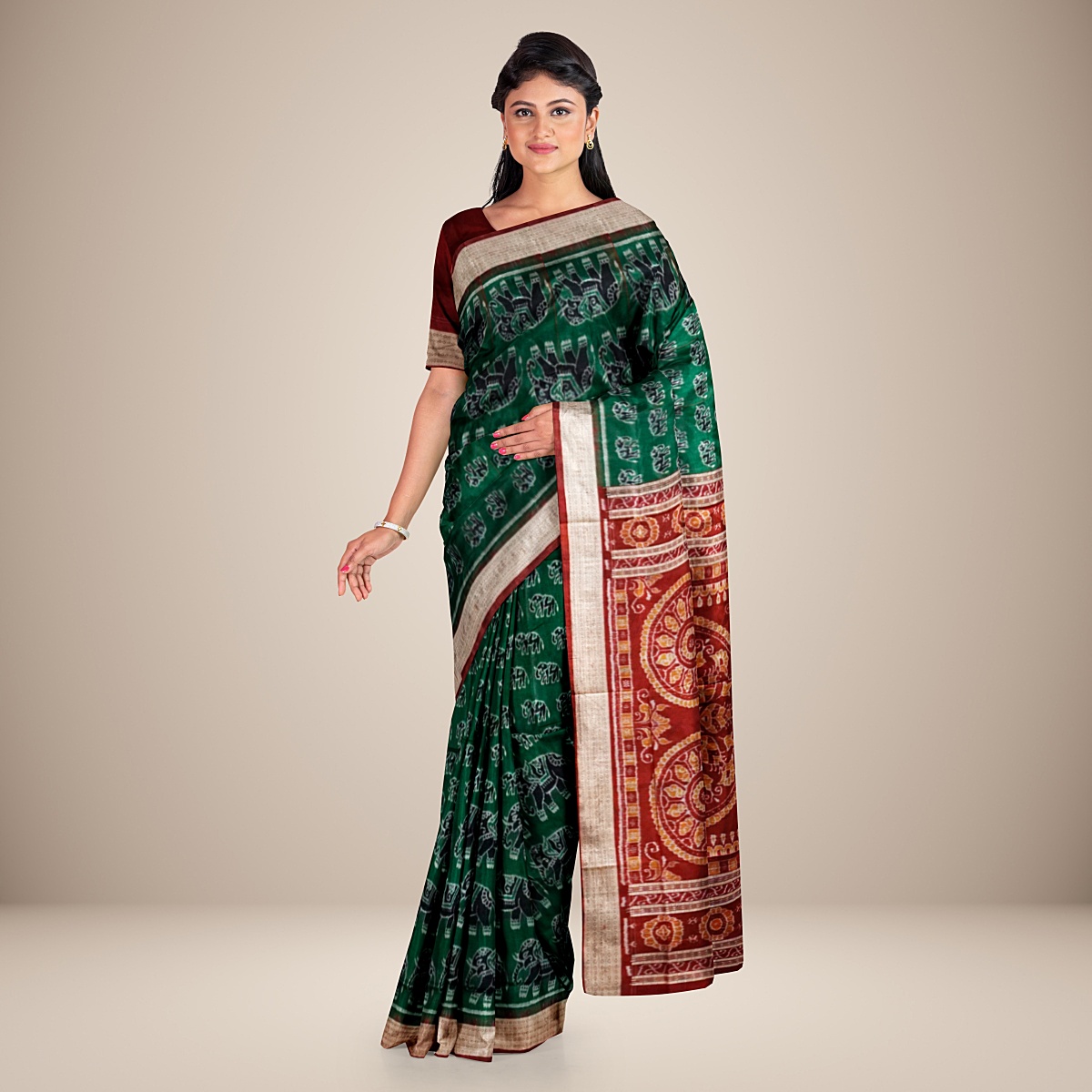 Utkalika__Sm2__silk_set170_tarannum_front__2022-11-3-12-13-44__1200X1200.jpg
